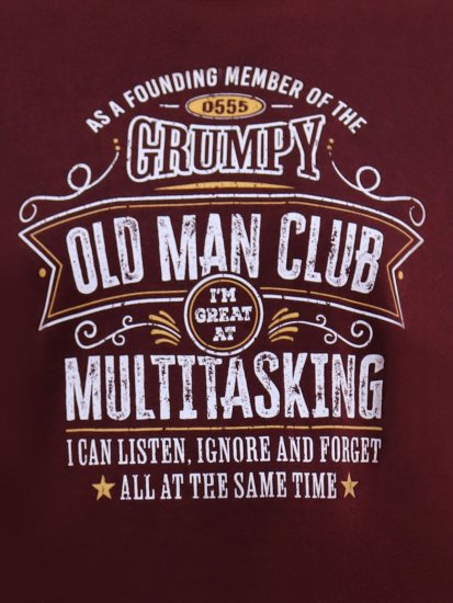 D555 Baldwin Grumpy Old Man Club Print Crew Neck T-shirt Burgundy/ Black Twist - Tričká - Nadrozmerné tričká - 2XL-14XL
