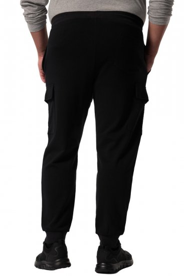 Men+ 113 Tepláky s cargo vreckami Čierna - Tepláky & teplákové kraťasy - Tepláky & Teplákové kraťasy - 2XL-12XL