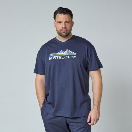 North Latitude Mountain T-Shirt V-Neck Námornícka modrá - Tričká - Nadrozmerné tričká - 2XL-14XL