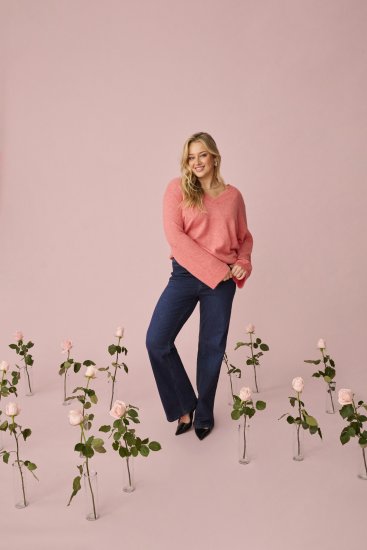 Kaffe Curve Jilanda V-Neck Pullover Red - Svetre & pleteniny - 