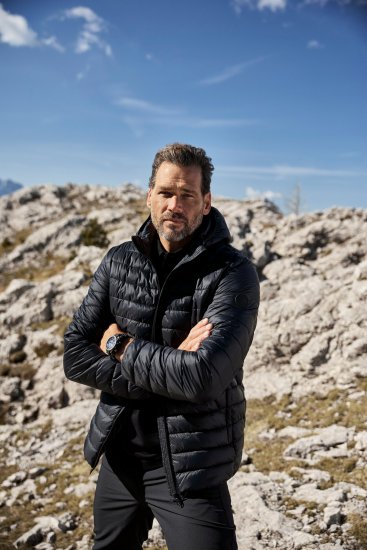 JAY-PI Lightly Quilted Jacket with a Hoodie Black - Bundy - Bundy Nadmerné Veľkosti 2XL-8XL