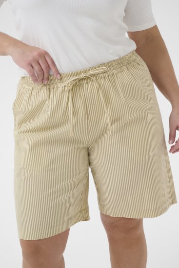 Kaffe Curve Nana Pruhované šortky Chincilla/Biela pruhovaná - Džíny & Nohavice vo Veľkých Veľkostiach – Plus Size - 